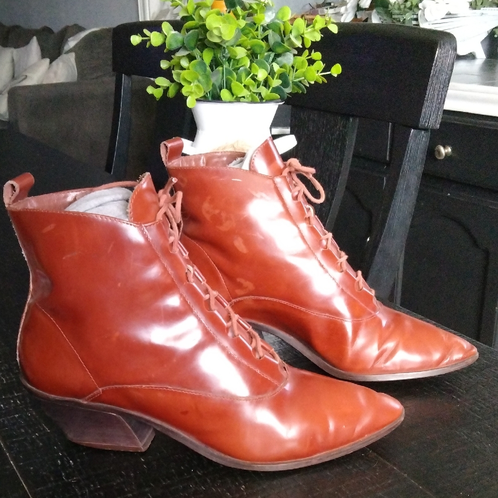 WILD PAIR Leather Vintage Ankle Boots